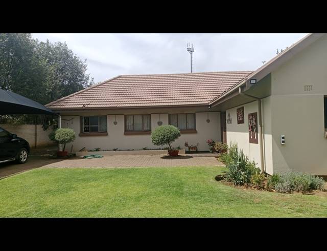 4 BEDROOM HOUSE TO LET IN VANDERBIJLPARK SW 5